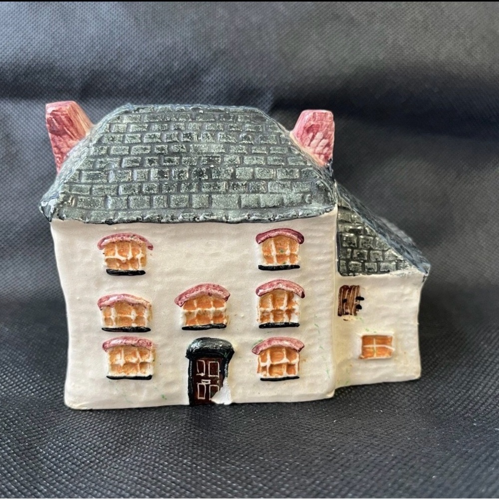 Vintage Heritage Houses Devonshire Farmhouse Christmas Village Cottage c. 1970s